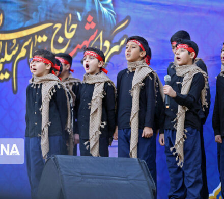 عضویت در گروه سرود مدرسه